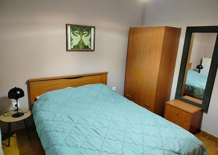 Vintage Apartment In Kalamaria