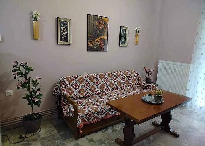 Vintage Apartment In Kalamaria