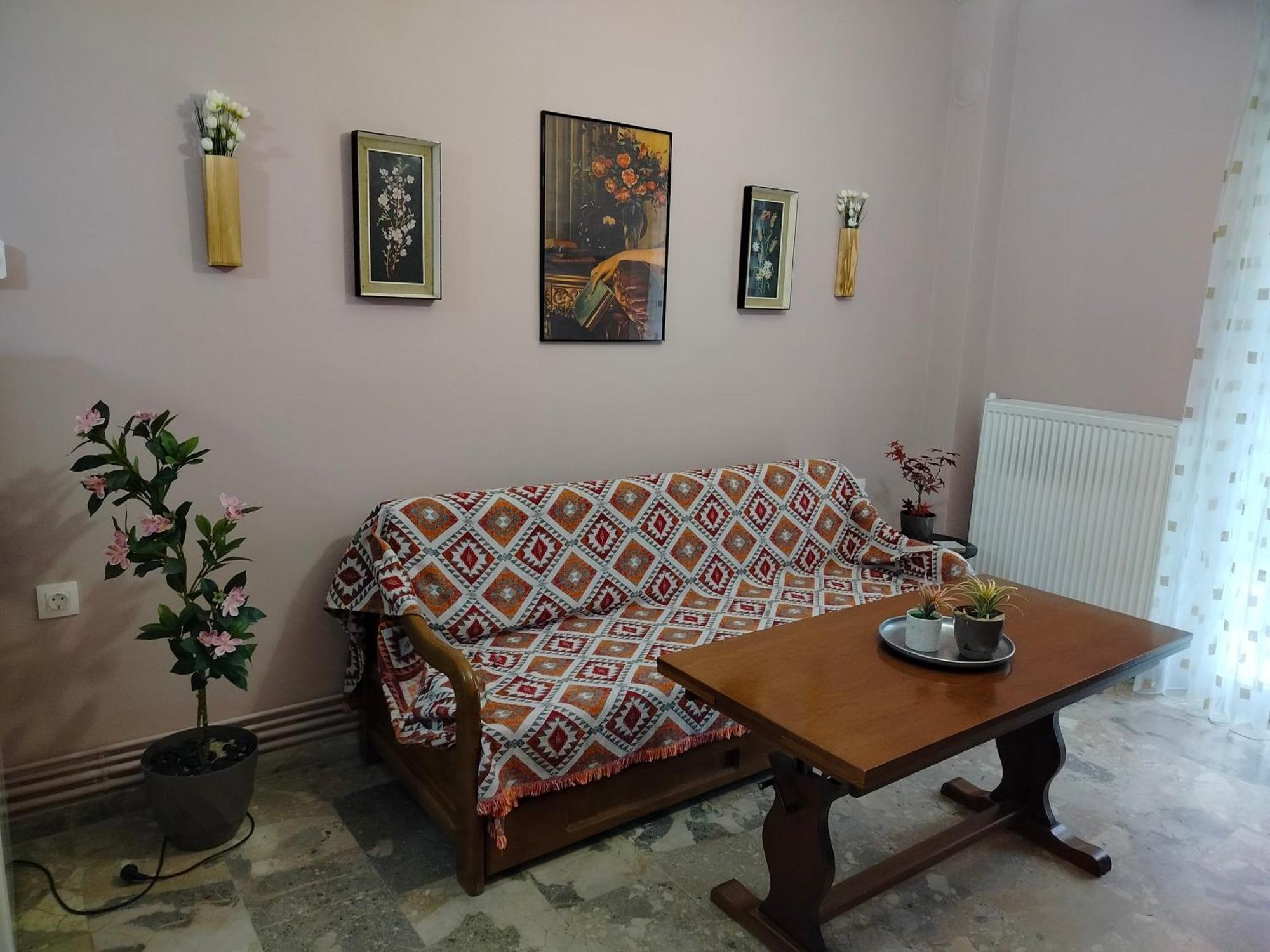 Vintage In Kalamaria Appartement *